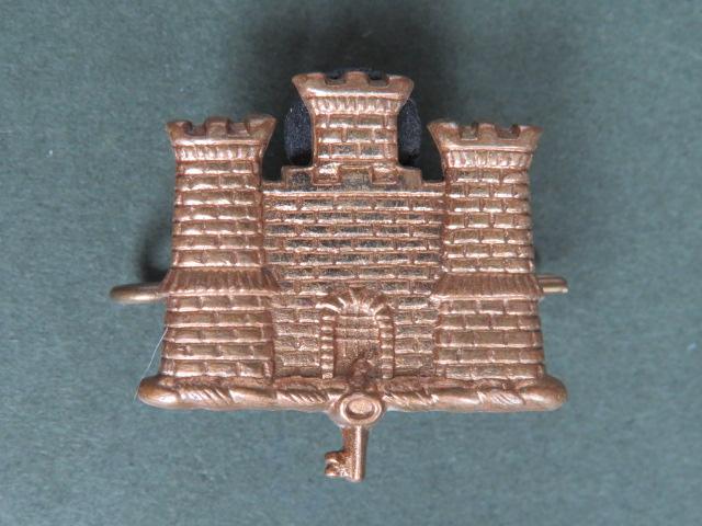 British Army The Suffolk Regiment Post 1931 Collar Badge
