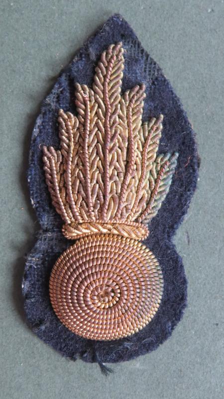 British Army Royal Artillery 7 Flame Mess Dress Collar Badge