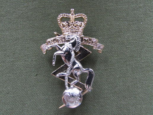 British Army Royal Electrical & Mechanical Engineers Cap Badge