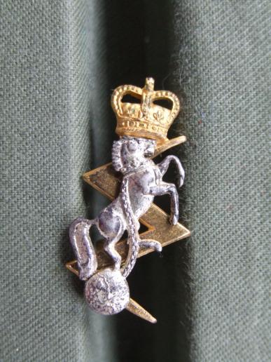 British Army Royal Electrical & Mechanical Engineers Officer's Collar Badge
