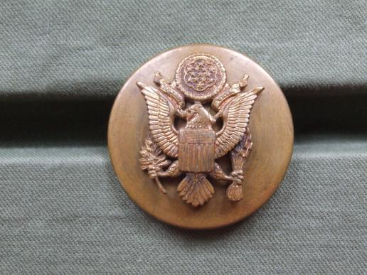 USA Army 1950's Enlisted Soldiers Cap Badge