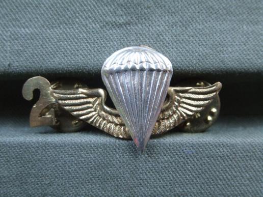 Mexico Parachute Rifle Brigade (B.F.P.) 2nd Battalion Collar Badge