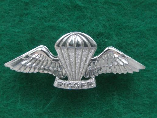 Singapore Army / Air Force Parachute Rigger Wings