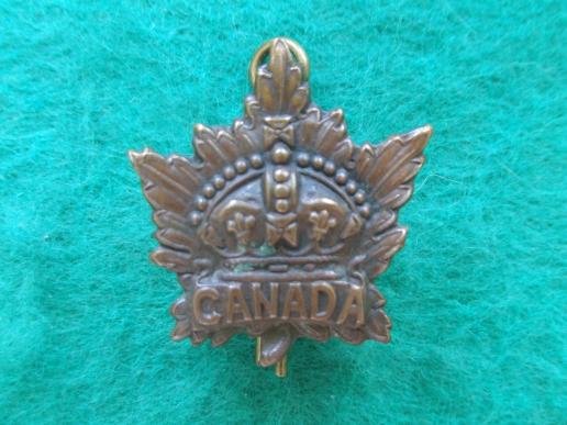 Canada General Service Collar Badge 