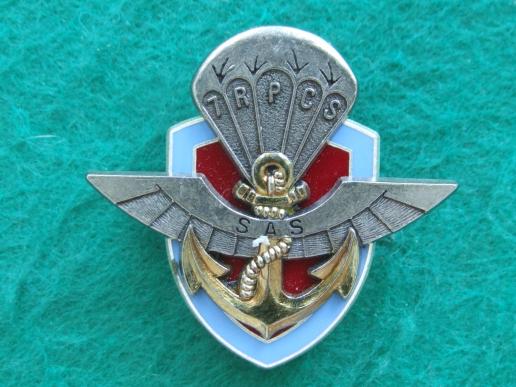 France 7e R.P.C.S. (Support & Command Parachute Regiment) Pocket Crest 