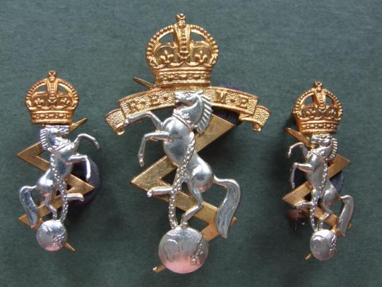 British Army 1947-1953 Royal Electrical & Mechanical Engineers Cap & Collar Badges