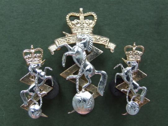 British Army Royal Electrical & Mechanical Engineers Cap & Collar Badges