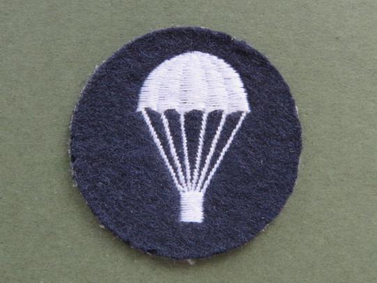 Great Britain Royal Air Force Non Airborne Unit Parachute Badge