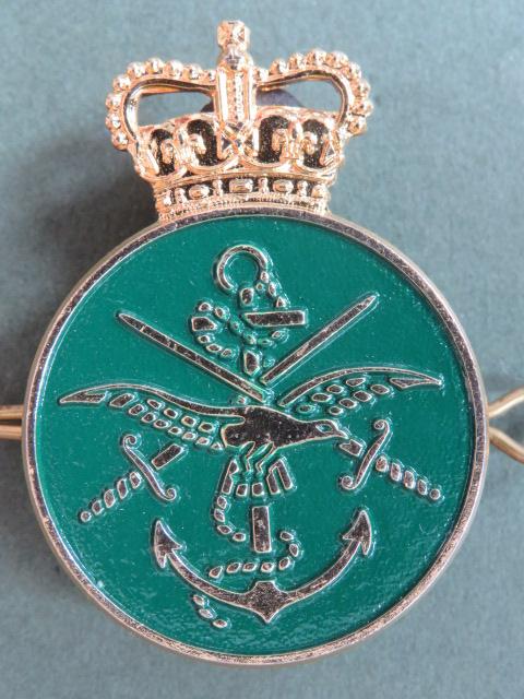 British Ministry Of Defence Messenger Cap Badge