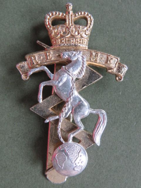 British Army Royal Electrical & Mechanical Engineers Cap Badge