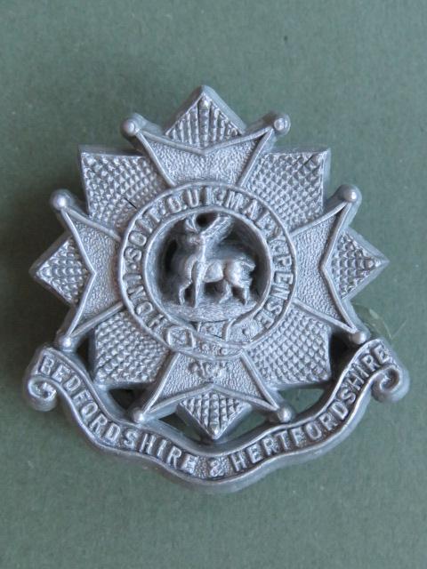 British Army WW2 Economy The Bedfordshire & Hertfordshire Regiment) Cap Badge